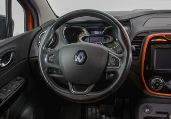 Подержанный автомобиль Renault Kaptur 2016 года (15 фото)