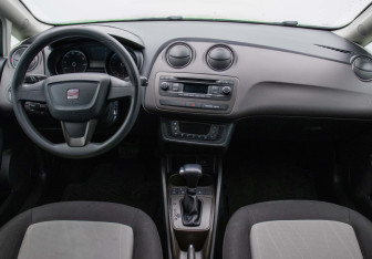 Подержанный автомобиль SEAT Ibiza Hatchback 2013 года (13 фото)