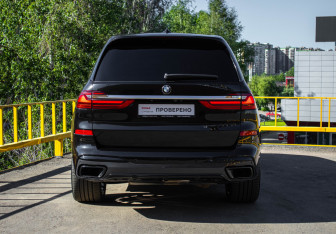 Подержанный автомобиль BMW X7 2019 года (5 фото)