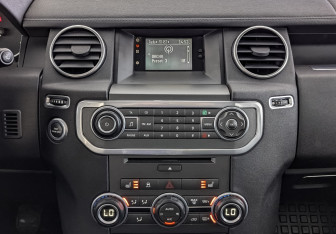 Подержанный автомобиль Land Rover Discovery 2010 года (17 фото)