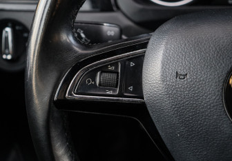 Подержанный автомобиль Skoda Rapid Liftback 2017 года (18 фото)