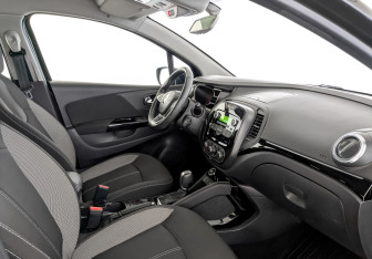 Подержанный автомобиль Renault Kaptur 2021 года (11 фото)