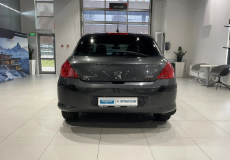 Подержанный автомобиль Peugeot 308 Hatchback 2010 года (5 фото)