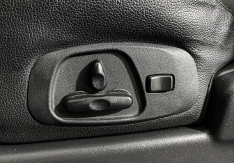 Подержанный автомобиль Mitsubishi Pajero 2015 года (15 фото)