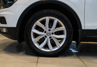Подержанный автомобиль Volkswagen Tiguan 2018 года (29 фото)