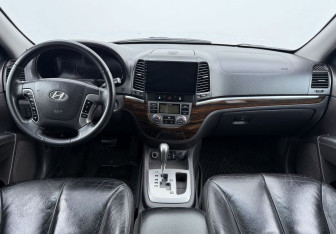 Подержанный автомобиль Hyundai Santa Fe 2010 года (12 фото)
