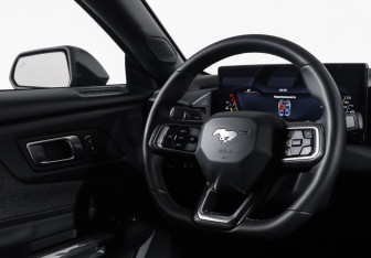 Подержанный автомобиль Ford Mustang Coupe 2023 года (12 фото)