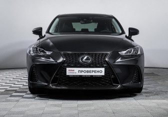 Подержанный автомобиль Lexus IS Sedan 2017 года (2 фото)