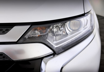 Подержанный автомобиль Mitsubishi Outlander 2020 года (17 фото)