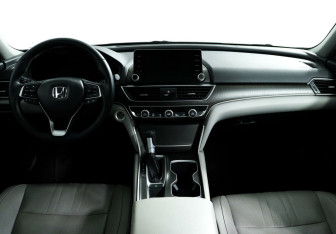 Подержанный автомобиль Honda Accord Sedan 2018 года (9 фото)