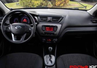 Подержанный автомобиль Kia Rio Sedan 2013 года (11 фото)