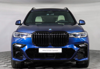 Подержанный автомобиль BMW X7 2021 года (3 фото)