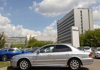 Подержанный автомобиль Hyundai Sonata 2008 года (6 фото)