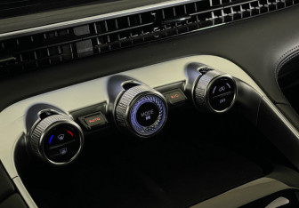 Подержанный автомобиль Exeed RX 2023 года (17 фото)