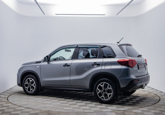 Подержанный автомобиль Suzuki Vitara 2019 года (7 фото)