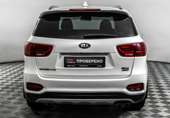 Подержанный автомобиль Kia Sorento 2019 года (6 фото)