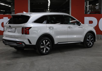 Подержанный автомобиль Kia Sorento 2021 года (5 фото)