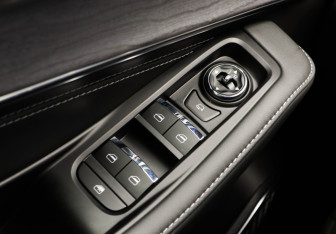 Подержанный автомобиль Exeed LX 2023 года (27 фото)