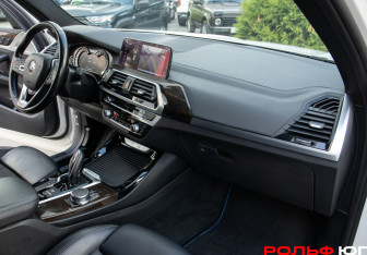 Подержанный автомобиль BMW X3 2018 года (7 фото)