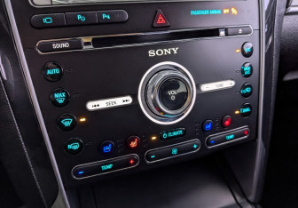 Подержанный автомобиль Ford Explorer 2016 года (21 фото)