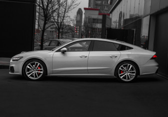 Подержанный автомобиль Audi A7 2020 года (8 фото)