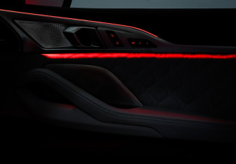 Подержанный автомобиль BMW M8 Convertible 2020 года (36 фото)