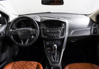 Подержанный автомобиль Ford Focus Wagon 2017 года (9 фото)