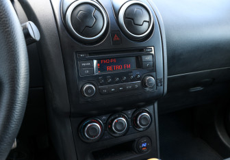 Подержанный автомобиль Nissan Qashqai 2013 года (18 фото)