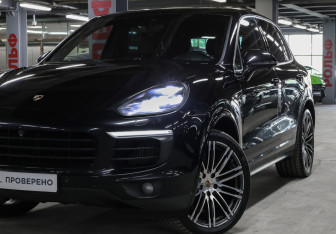 Подержанный автомобиль Porsche Cayenne 2015 года (27 фото)