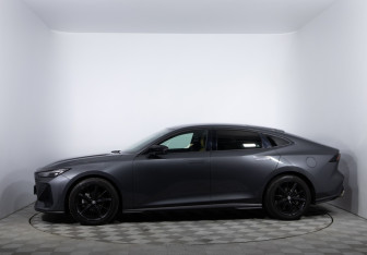 Подержанный автомобиль Changan UNI-V 2023 года (8 фото)