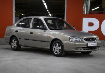 Подержанный автомобиль Hyundai Accent Sedan 2009 года (3 фото)