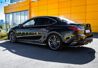Подержанный автомобиль Toyota Camry Sedan 2025 года (8 фото)