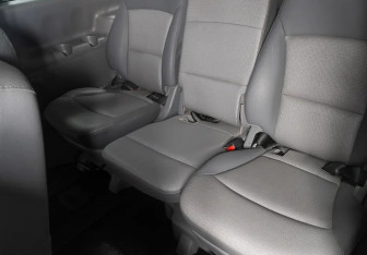 Подержанный автомобиль Hyundai Grand Starex 2009 года (12 фото)