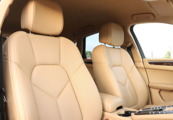 Подержанный автомобиль Porsche Macan 2014 года (14 фото)