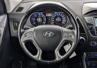 Подержанный автомобиль Hyundai ix35 2015 года (22 фото)