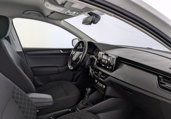 Подержанный автомобиль Skoda Rapid Liftback 2022 года (13 фото)