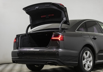Подержанный автомобиль Audi A6 Sedan 2015 года (17 фото)