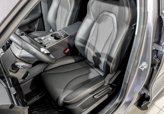 Подержанный автомобиль Omoda C5 2023 года (20 фото)