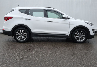 Подержанный автомобиль Hyundai Santa Fe 2014 года (4 фото)