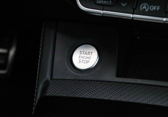 Подержанный автомобиль Audi Q5 2025 года (25 фото)