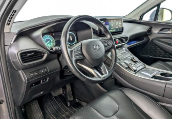 Подержанный автомобиль Hyundai Santa Fe 2023 года (16 фото)