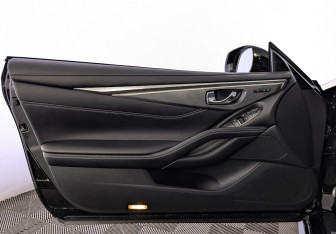 Подержанный автомобиль Infiniti Q60 Coupe 2020 года (19 фото)