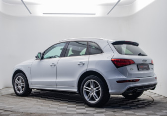 Подержанный автомобиль Audi Q5 2013 года (7 фото)