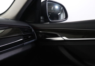 Подержанный автомобиль BMW X6 2016 года (19 фото)