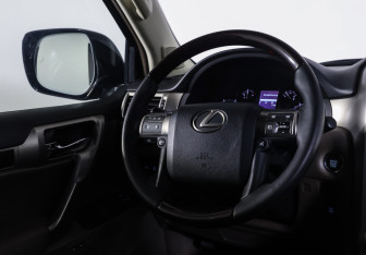 Подержанный автомобиль Lexus GX 2014 года (13 фото)