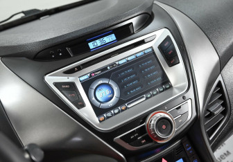 Подержанный автомобиль Hyundai Avante Sedan 2012 года (8 фото)