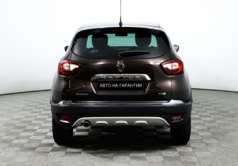 Подержанный автомобиль Renault Kaptur 2017 года (6 фото)