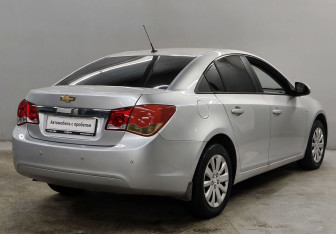Подержанный автомобиль Chevrolet Cruze Sedan 2011 года (5 фото)