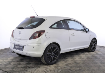 Подержанный автомобиль Opel Corsa 2012 года (5 фото)