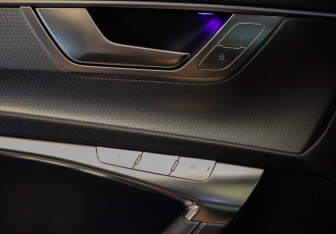 Подержанный автомобиль Audi A6 allroad 2019 года (20 фото)